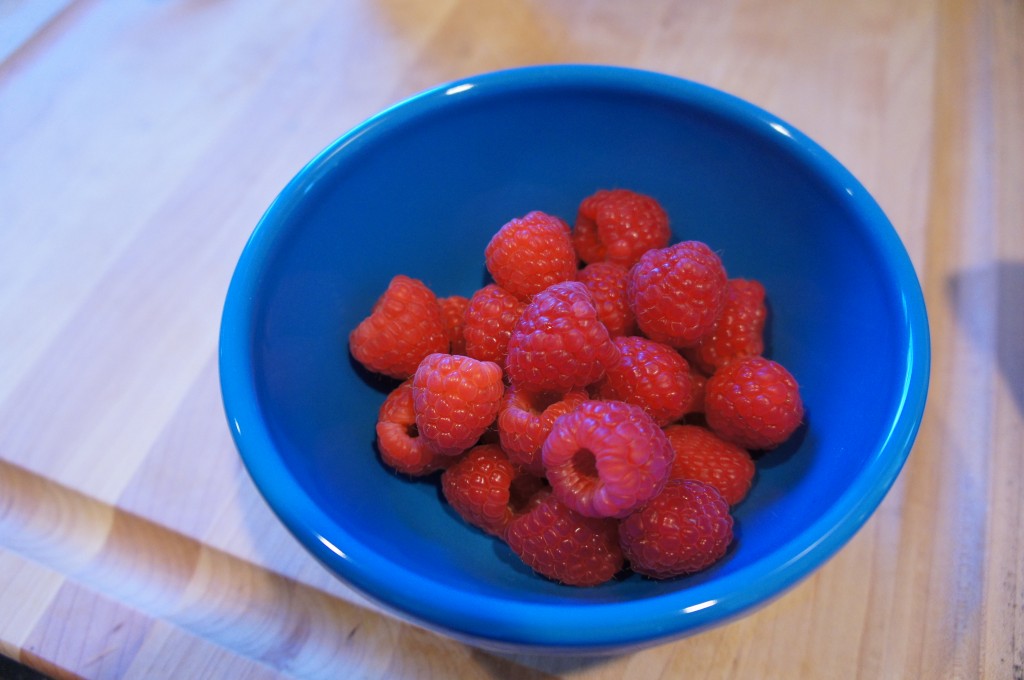 raspberries in bowl